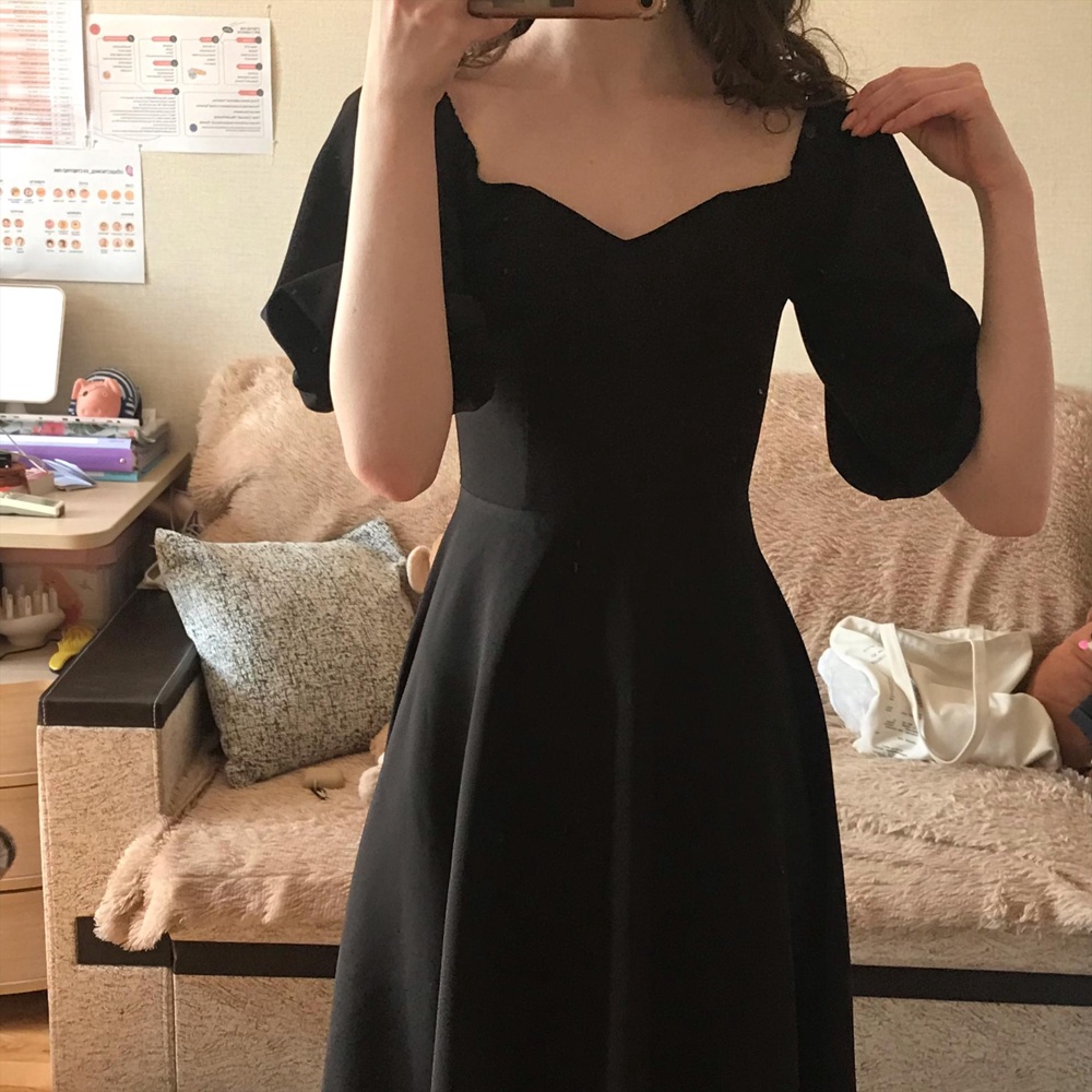 Какое милое платье🥺 на параметры 81/60/95 и рост 173 взяла размер s, подошло идеально, в груди правда места ещё достаточно, но это уже моя особенность))