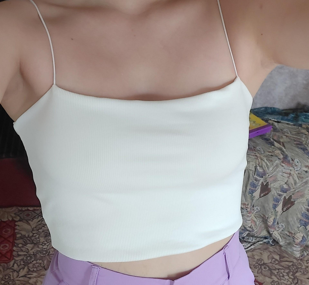 Хороший топ, не просвечивает😇
Но видно со*ки