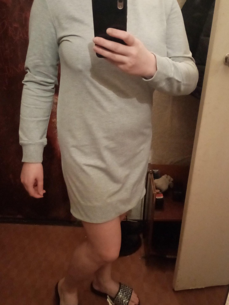 Понравилось платишко. Очень приятное. На 48 L подошел.