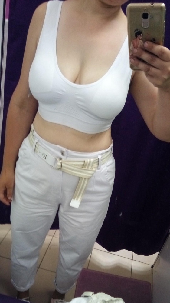 Мне совершенно не понравился...он совсем не держит грудь.