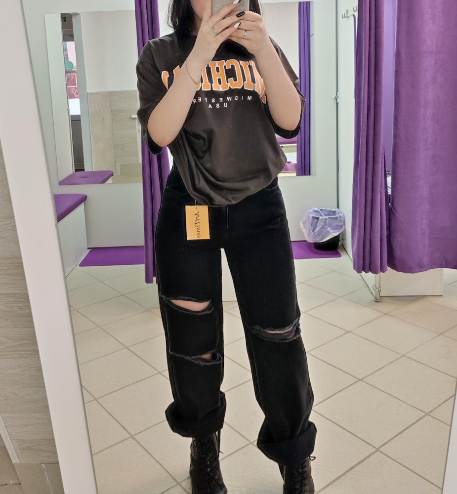 Супер!!! 
Но мне надо на размер больше, очень тесно в бёдрах 98 
А по длине - однозначно надо обрезать