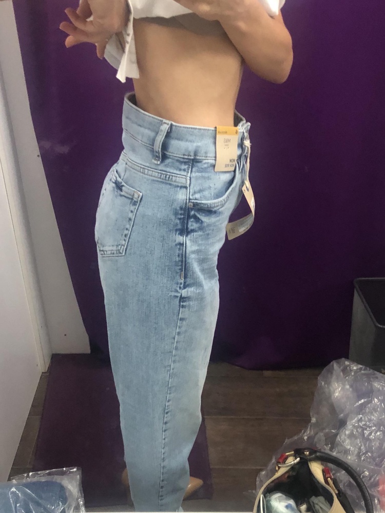 К качеству претензий нет, но в самом маленьком размере 6 на параметры бёдра- талия  86-58 рост 160 - утонула