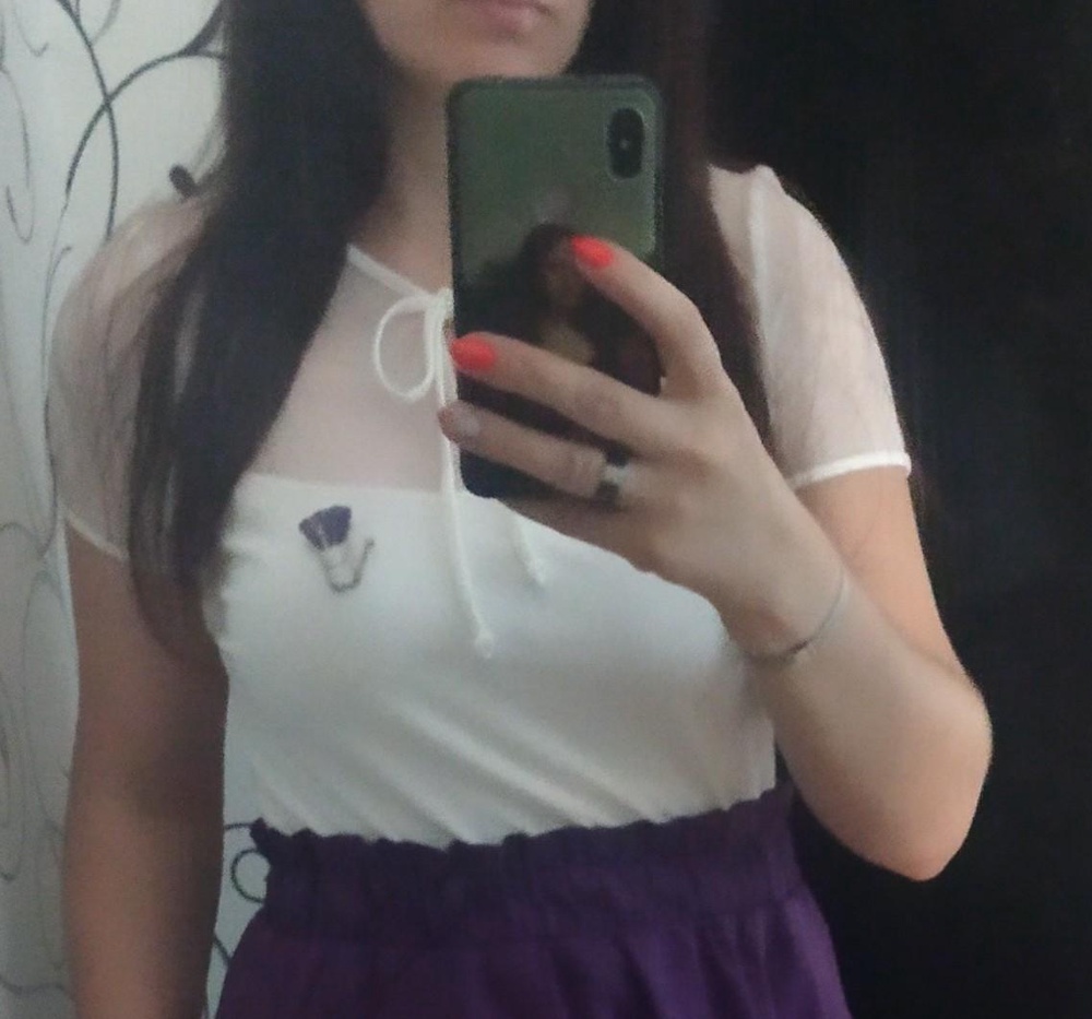 Качество замечательное. Очень приятное у телу. Свой размер 44-46 взяла 46 размер (по вашей сетке 40) село свободно. Думаю что в размер идёт. Засматриваюсь на другие бодики.