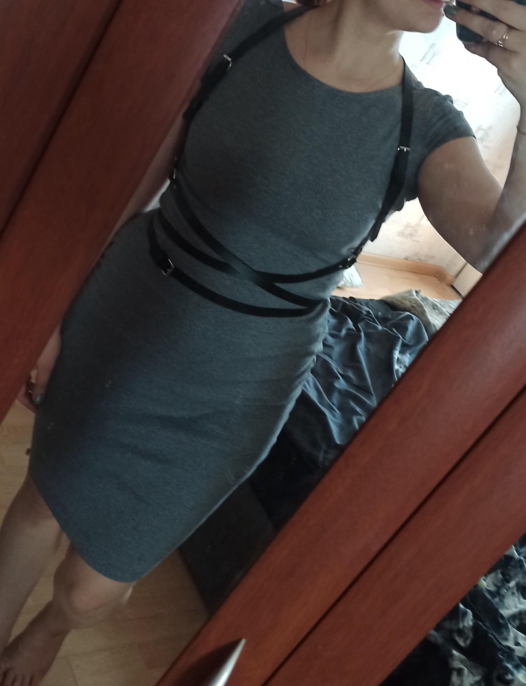 Порткпея красивая,ремни не такие толстые как на фотографиях,что расстроило.
Максимум на 44 размер.