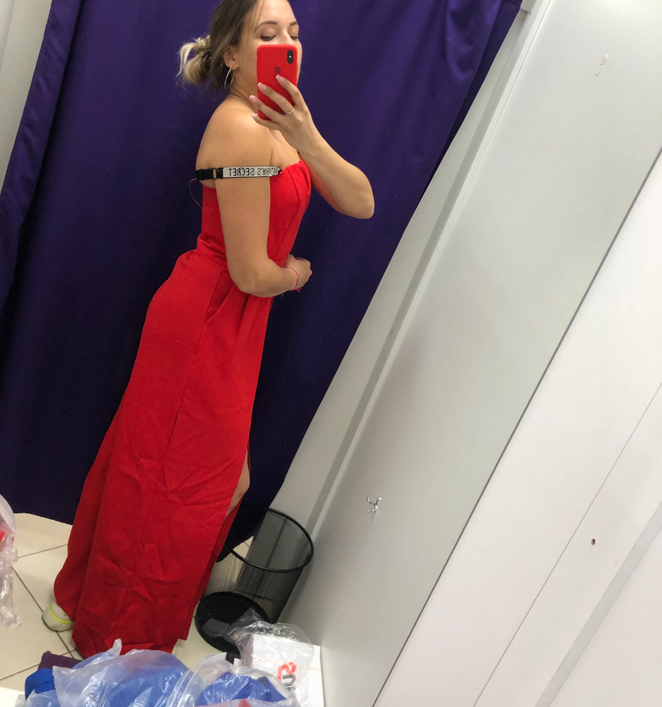 Ткань простая, модель несуразная, не впечатлил комбез