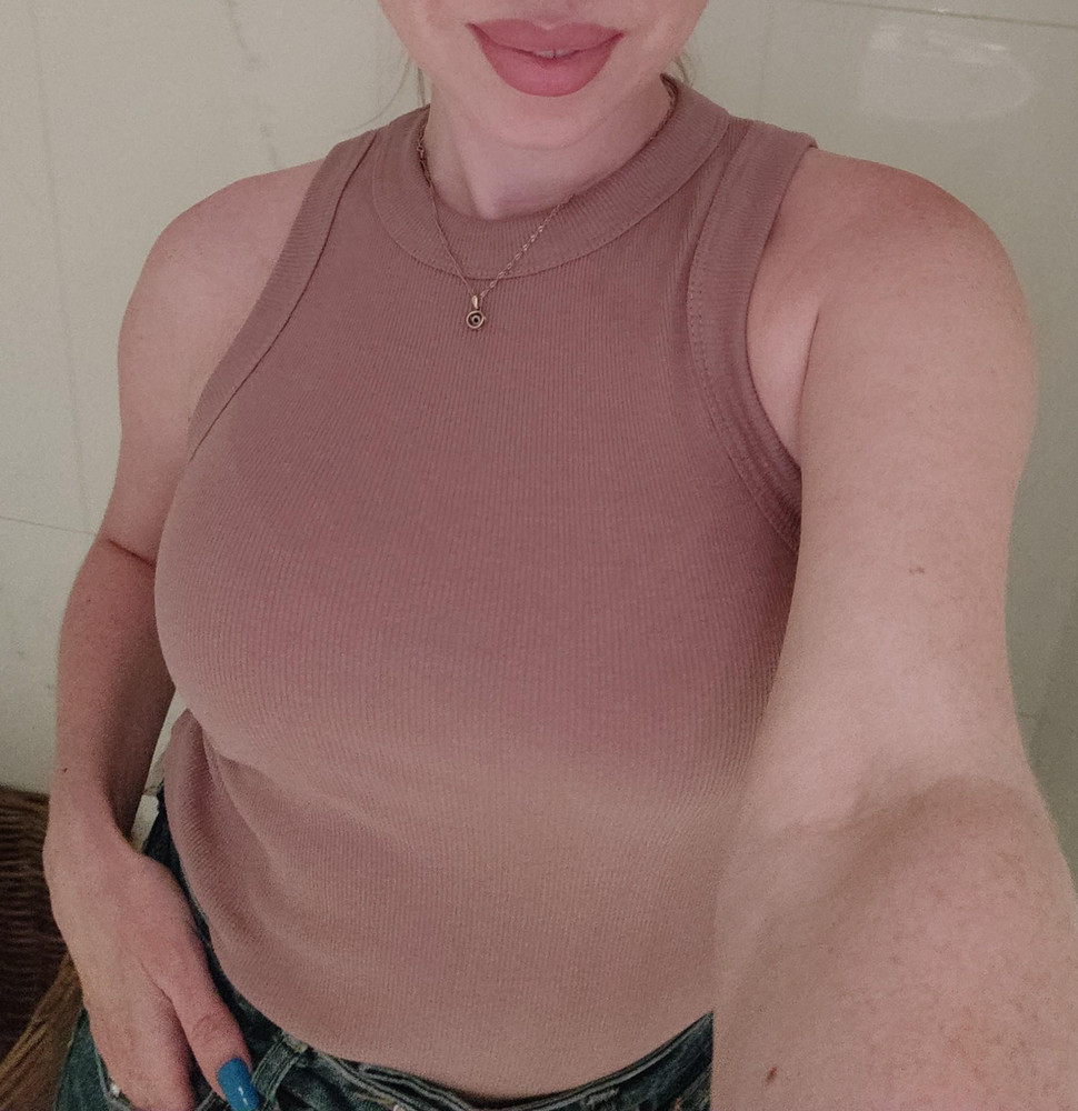 Роскошный и цвет и фасон