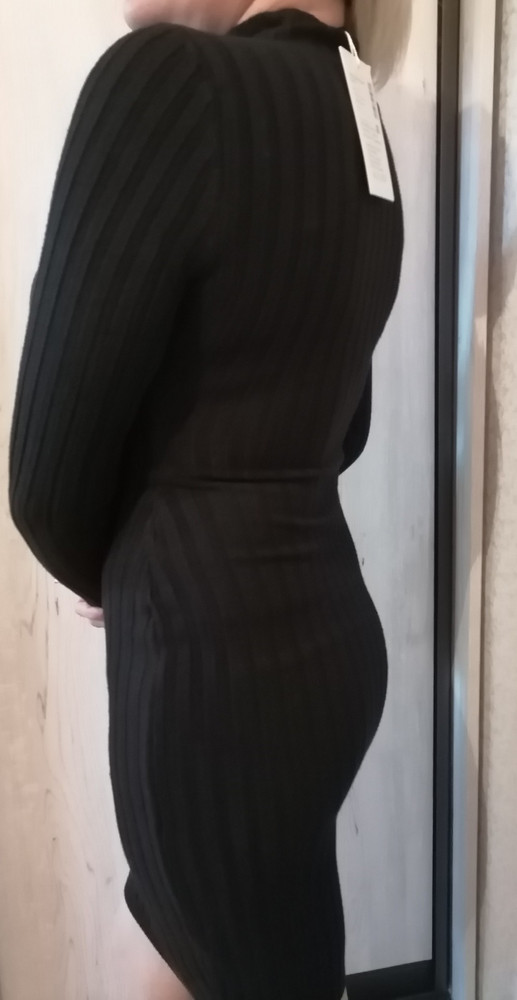 Платье лапша великолепное💃. Давно хотело такое, плотное, не просвечивает, тёплое, нитки не торчат, в обтяг. На мой рост 155 до колен. Спасибо продавцу❤️