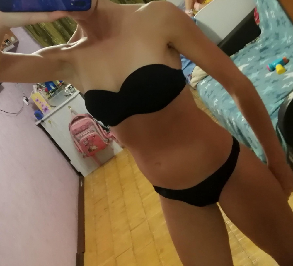 Купальник бомбический. Я в восторге.Качество отличное! Двое плавок и на бюстгалтере не большой пушап, отлично держит грудь.