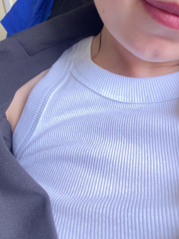 Классный топ, качество без нареканий. Держит форму