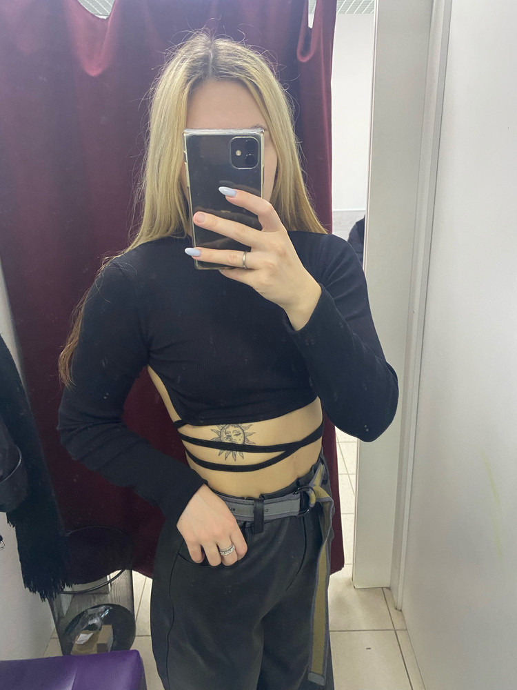 Топ хорошего качества, рекомендую) Размеру соответствует