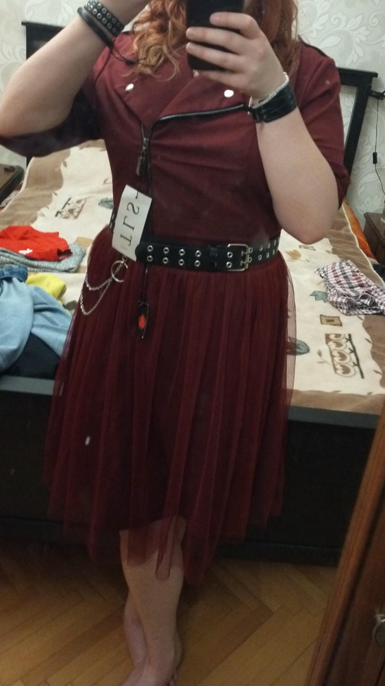 Был возврат, так как маломерило жутко. Заказала новое, чудесное! Очень классное платье! В итоге под 48-50 размер подошёл 54 бордового цвета. Учитывая, что у меня широкие плечи. Но платье стоит примерок и возврата)