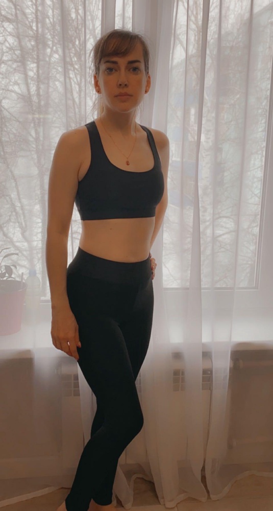 Заказала себе для Pole dance, офигенный топ, дочке тоже понравился, теперь ещё и ей закажу. На свой 42р-взяла 42р. и идеально сел. Спасибо. Рекомендую!