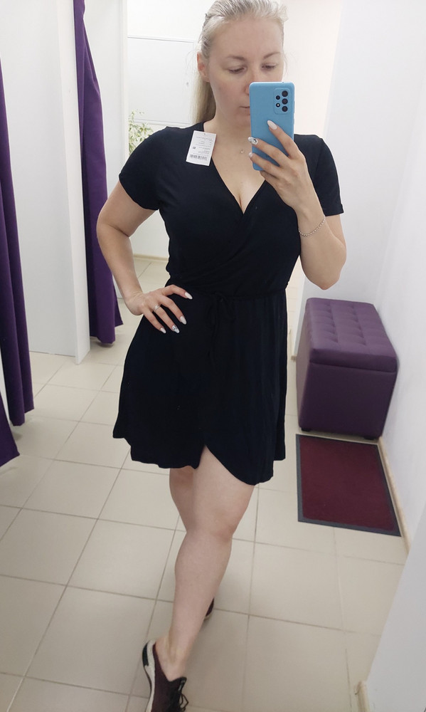 Платье классное) парню явно понравится.  Хорошее приятное к телу платье ) можно было бы и на размер меньше взять