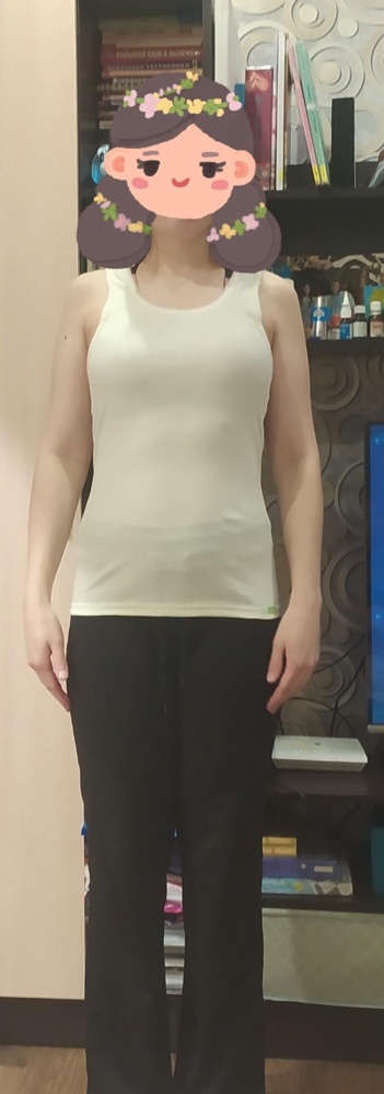 Указан цвет "салатовый", по факту бледно-салатовый цвет. Свой размер 46 и заказала размер 46.