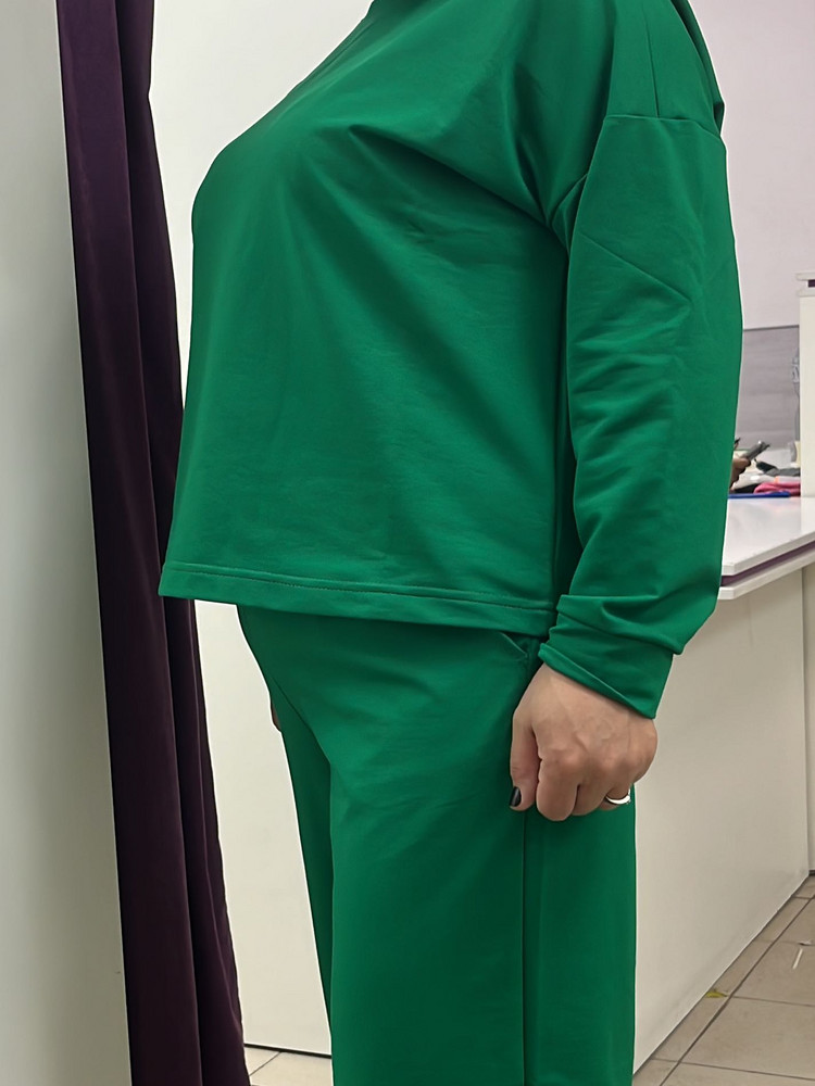 Костюм очень хороший  достойный