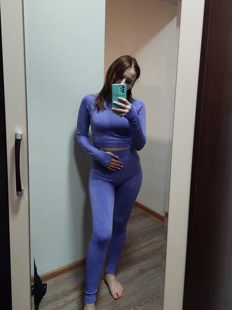 Мне понравился. В полном восторге. По размеру подошёл, к телу приятный