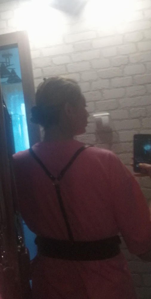 Классные, качество и цена огонь)) по размеру скорее до 48р,но все индивидуально, брала под рубашки и платья, на футболки олнотонные тоже огонь)) заказала втрой другая модель, смотрится стильно))