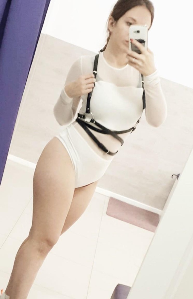 Очень крутая,но сыпется  п****ц