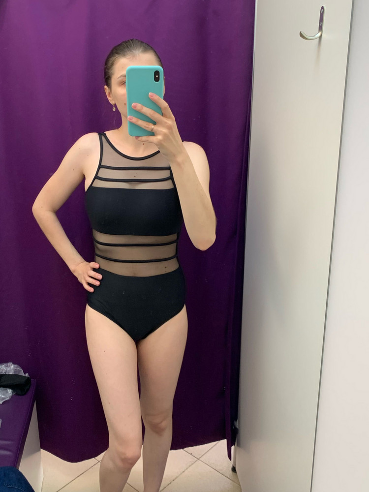 Купальник классный. Не угадала с размером немного. Хотела перезаказать, но теперь конечно не буду. Заказала за 1377 рублей, а через день подорожал почти на 1000. Очень жалко. Из-за этого снимаю звезду, т.к. осталась без купальника. Очень хорошо подчеркивает фигуру. Помониторю, если подешевеет, то куплю свой размер👍🏻