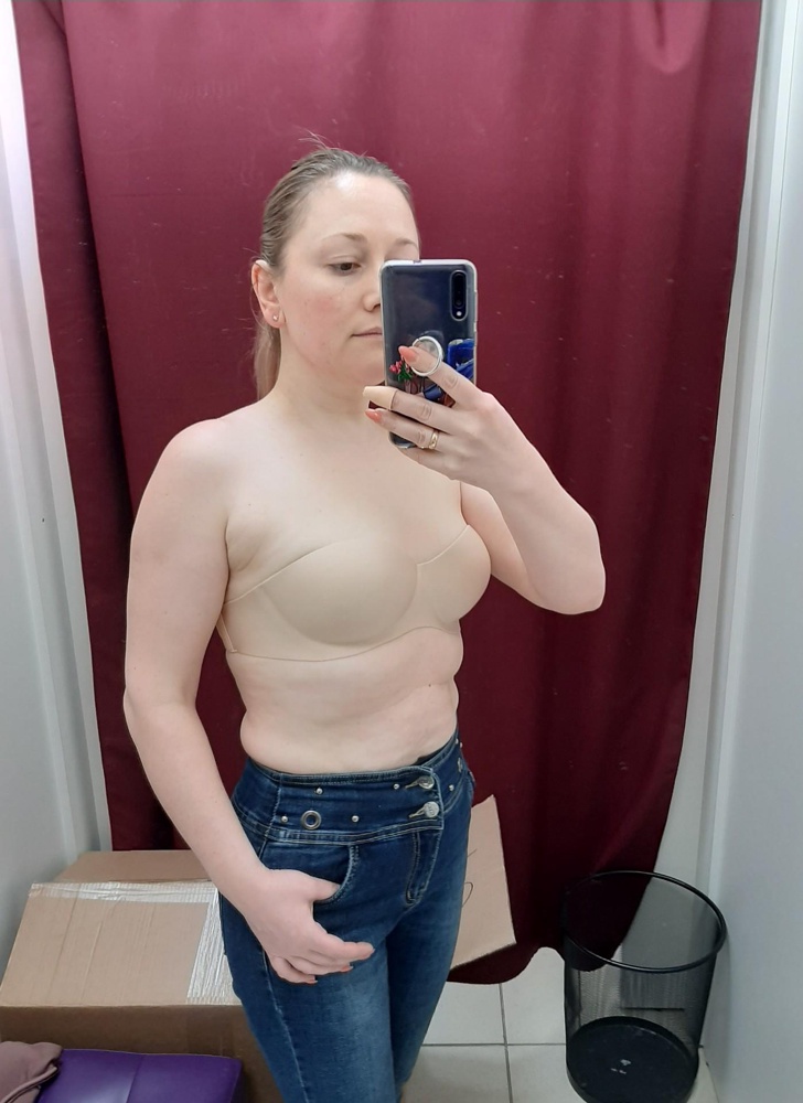 Ну что сказать... На 85В чашка С села идеально. За такие деньги это просто подарок, взяла только из-за силиконовой шлейки.