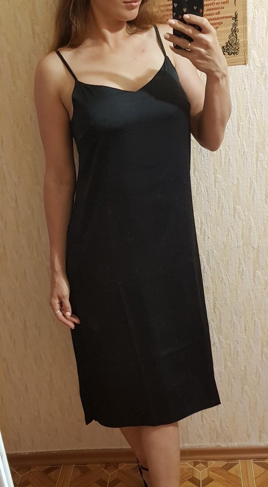 Очень понравилось платье! Качество пошива отличное, не мнется и не электризуется, подклад ниже бедра. На грудь 95см размер М сел отлично. Довольна покупкой.