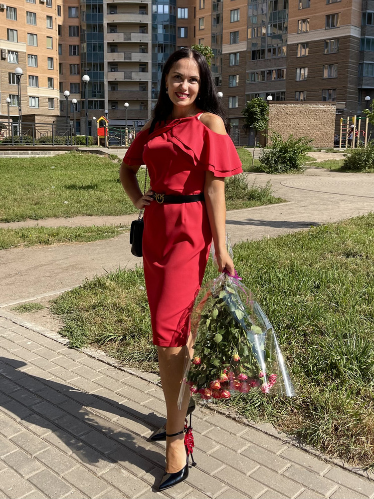 Платье понравилось, ношу 46, платье взяла 48!