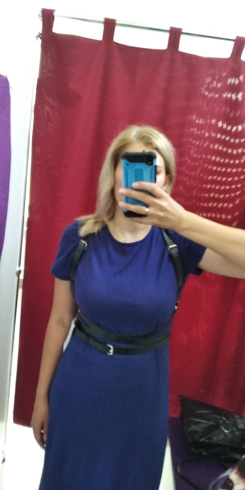 У меня пограничный размер. Меньший не застегнула, больший лишнего много. На мне не понравилось. К сожалению отказ