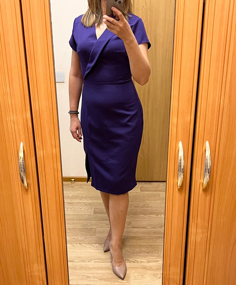 У меня верх 44, а низ 46. Подошло хорошо. Цвет как на картинке. Очень красиво платье очертило мне талию которой нет от природы)