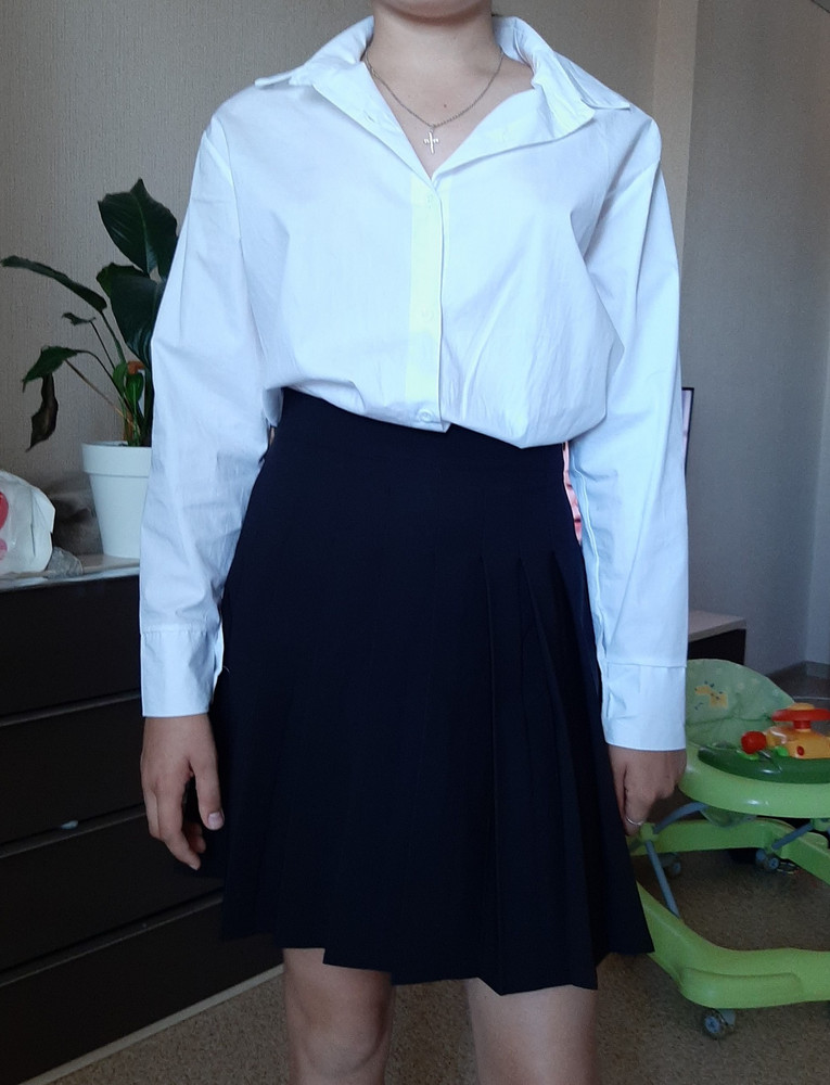 юбка понравилась.прошита хорошо,швы ровные.размер соответствует.рекомендую