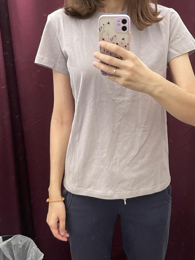 Ткань приятная, заказывала в нескольких цветах, оставила розовато-серый. Заказывала ещё темно-серый, какао, лазурный, темно-зелёный. Лазурный тоже понравился, размер не подошёл, перезакажу. Темно-зелёный оказался слишком темным для меня (на фото выглядит сильно бледнее). Какао показалось что сливается с кожей. 