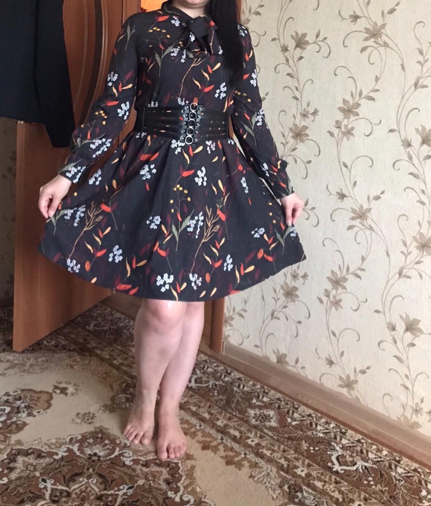 Пояс очень красивый. У меня 48 размер одежды. 