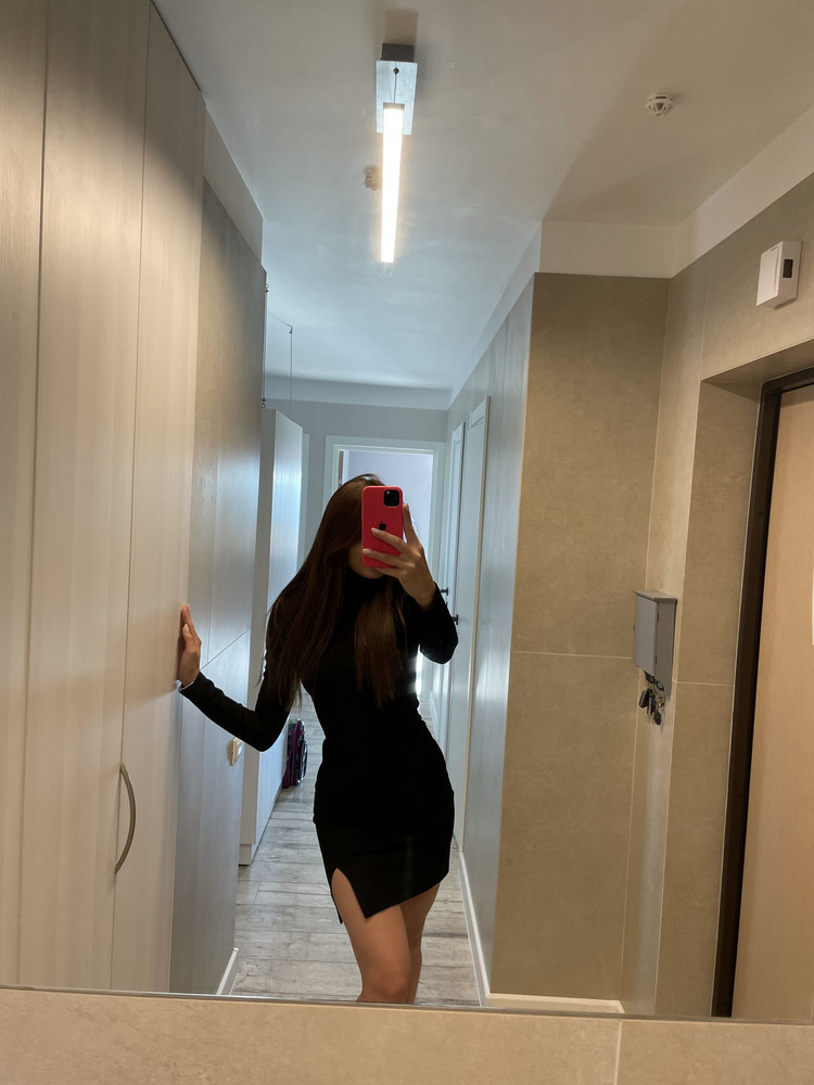 Отличное платье , из плотного трикотажа , все швы ровные, на обхват 88-64-94 взяла размер S, село как влитое. К покупке рекомендую ❤️