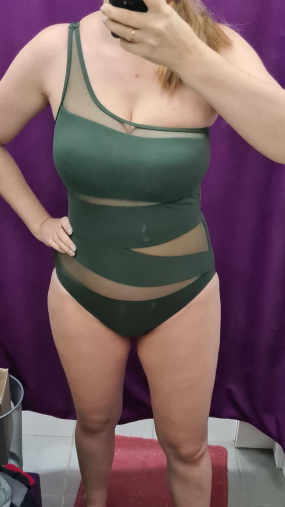 Купальник Хаки классный. Подошел лучше остальных. Скрыл все недостатки, держит грудь. У меня 95-75-104. 