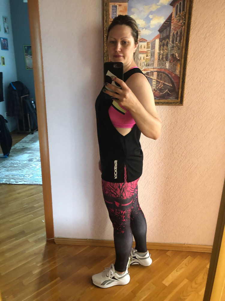 Классная легкая майка. Рекомендую. Соответствует размеру. 48 размер 