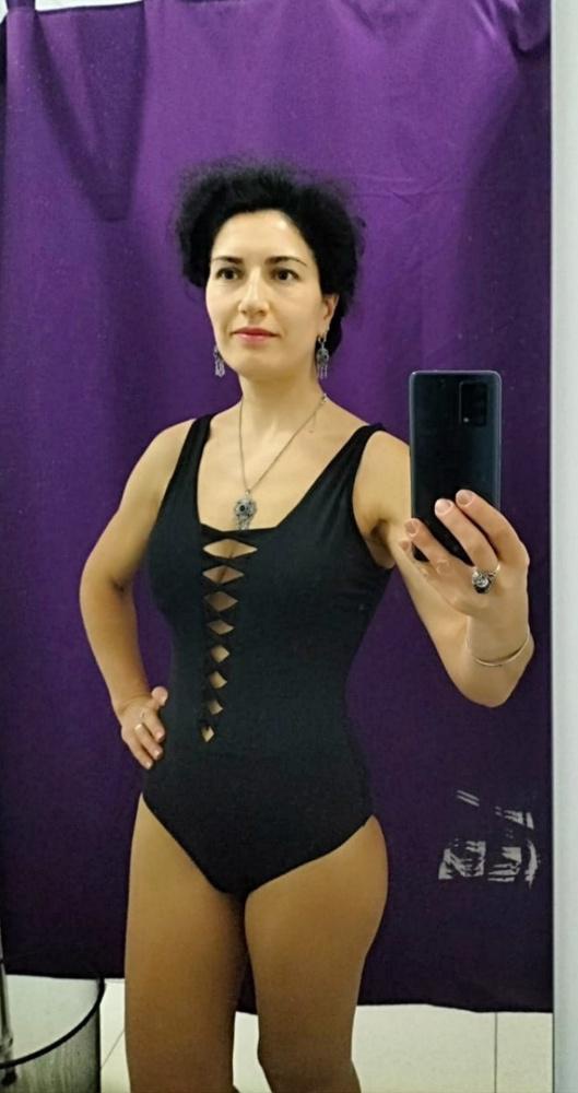 Влюбилась в  модель,качество.Это самый стильный слитный купальник.Обычно слитные не нравятся, но эта модель сшита по меня) Плотная качественная ткань,все лишнее утянул,сделал стройнее.Очень довольна!!