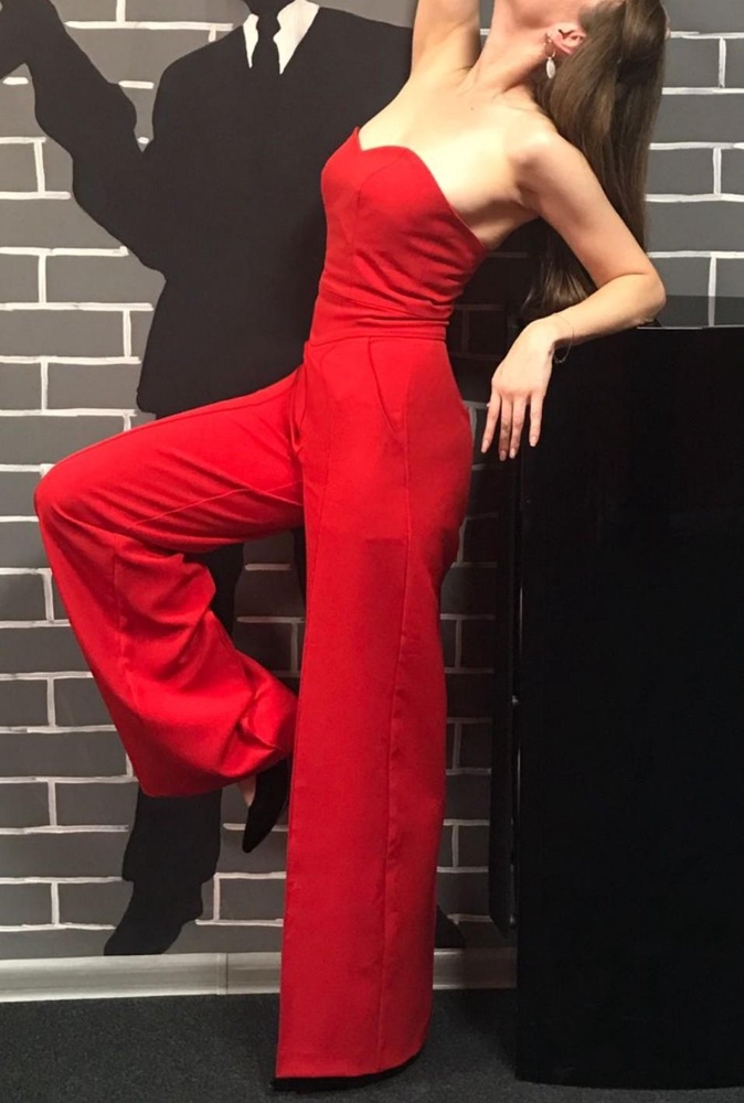 Шикарен. Ношу 42, подошёл 40