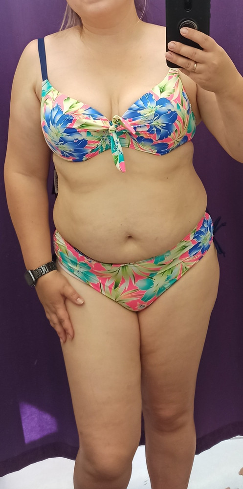 Купальник понравился. Чашечки сели отлично, красивая расцветка, хорошее качество пошива.