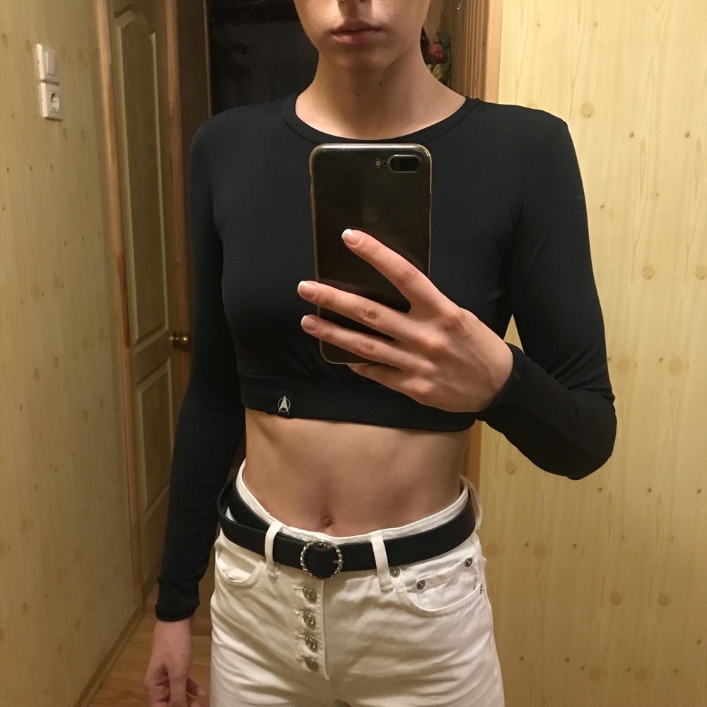 Выглядит дорого, качество материалов и качество всего изделия на высоте!!! Рекомендую