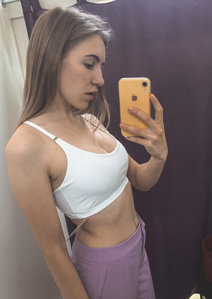 😍😍😍спасибо большое производителю и ВБ! Сделала заказ (нужен был к определённой дате), в итоге доставили за 1 день! По поводу самого купальника: цвет, материал, фасон - бомба! Посмотрим как поведёт себя после стирки и в носке. Я долго металась между размерами - у меня О.п.г. 75, а о.г. - 92. В итоге заказала М(c/d). Как видите, по обхвату не совсем плотно, зато грудь себя чувствует комфортно. Переживала, что если закажу S(c/d) - в груди будет мало. Закажу такой же малиновый лиф, только поменьше, посмотрим как сядет 🤷🏼‍♀️