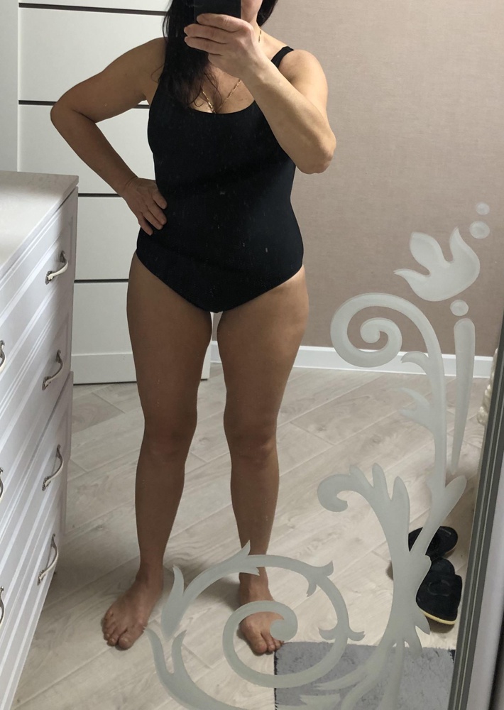 Хороший купальник. Чисто для бассейна, ни чего лишнего. Качество нормальное. На параметры 90-78-98, рост 160, подошёл размер 46 (м)