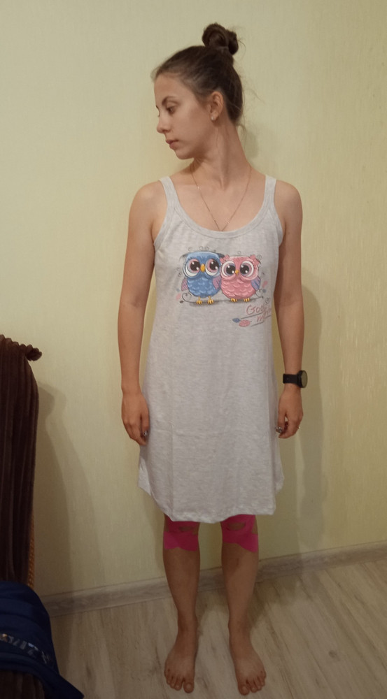 Ткань хорошая, хлопок, с размером беда. Реально маломерит на два размера, фото замеров прилагаю. А также фото на дочери, её параметры 84-60-92, рост 166.