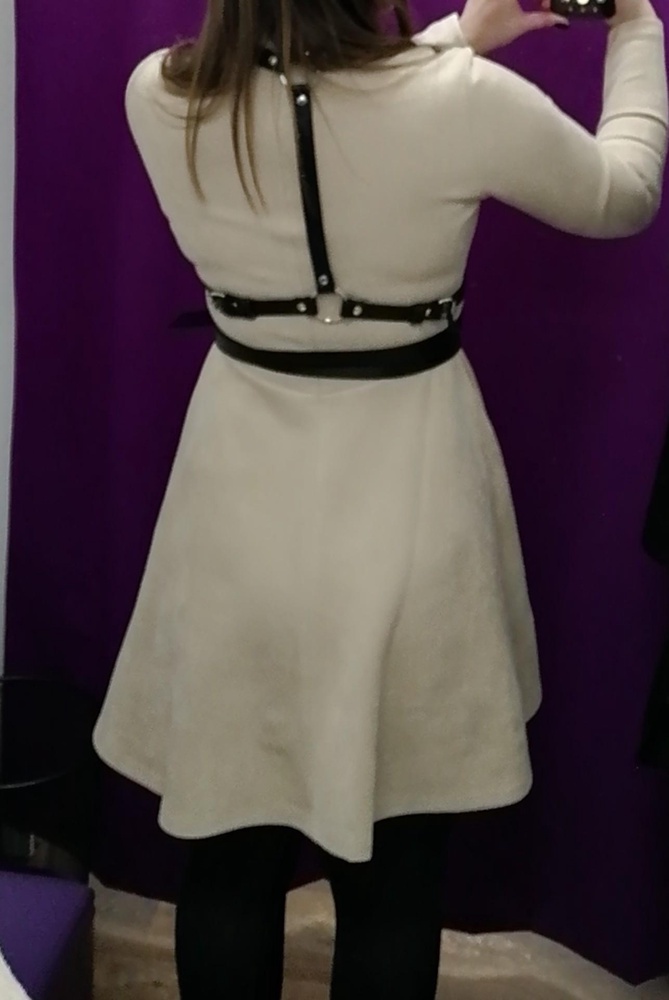 Очень довольна, брала под платье, смотрится шикарно)
Рекомендую 👍🏻👍🏻👍🏻