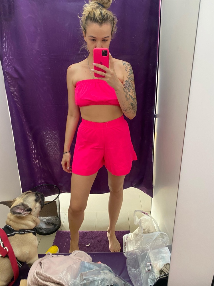 Хорошо пойдёт для худеньких, для плодных как я, выглядит не осень)