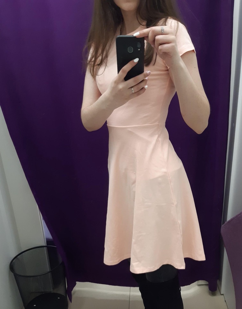 Хорошее платьице , село хорошо боялась, что может 44 понадобиться , но нет все в пору :)