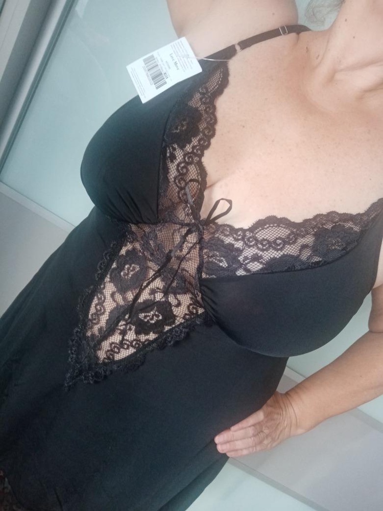 Неглиже понравилось. Очень хорошие качество на 50 р заказала  XL, подошёл хорошо, но регулировала брительки. К телу тоже приятная. 