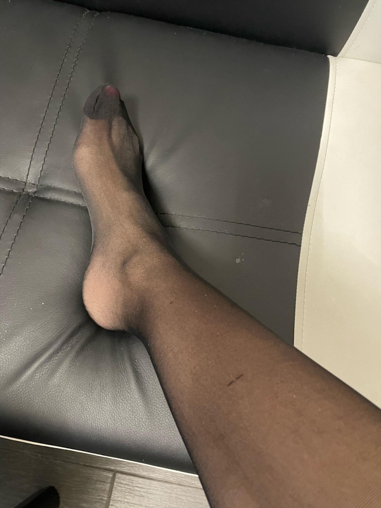 Явно не 70den, максимум 40. По качеству не очень, воняют жутко. Компрессия только в верхней части, где шорты, далее просто колготки. К сожалению, при покупке не прочла. Для дома пойдут