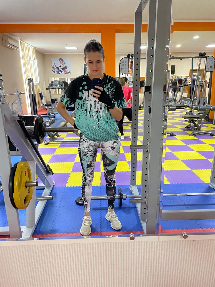 Крутые, я довольна)) мои параметры 88-68-96, рост 172. С удовольствием надеваю их в зал😍