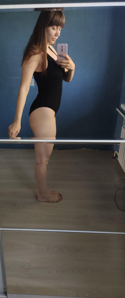 Качество хорошее, на мой 46 можно было брать 44, материал тянется, мягкий и приятный к телу. В районе груди есть вставки, что позволяет скрыть торчащие соски. Считаю это идеальной покупкой. Продавцу и производителю огромное спасибо за шикарный товар.🙏😉Успехов во всем.