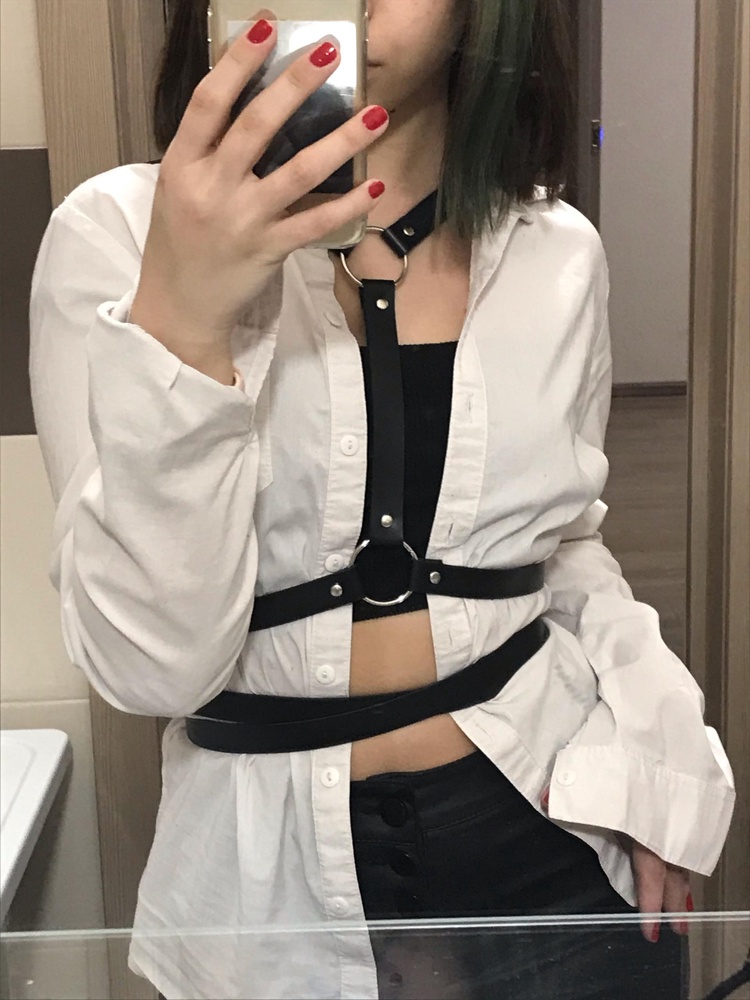 Безумно рада покупке! Портупея классная, можно по разному обыгрывать в образах, удобная, качественная, никаких торчащих ниток, все заклепки на месте и не шатаются,просто супер! Отдельное спасибо за то что все так хорошо упаковали, все пришло целым и не покоцанным. За такую цену да ещё и натуральная кожа просто находка 🤩 