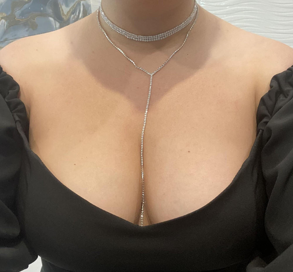 Шикарный чокер ! Все камни на месте . Смотрится очень красиво 